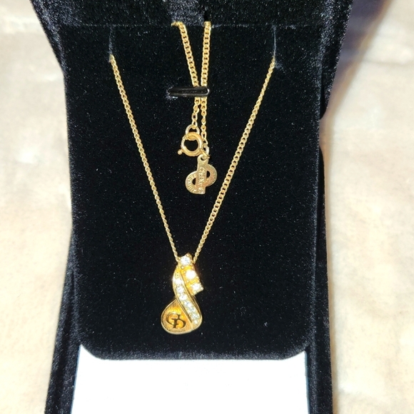 Dior Jewelry - Christian Dior Elegant Gold Necklace with Pendant (Made In Germany)